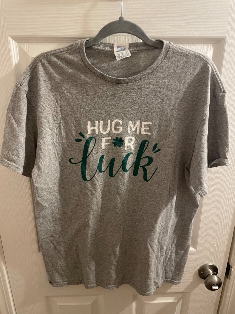 Delta Pro Weight Hug Me For Luck Graphic Tee St Patrick’s Day Gray Size L